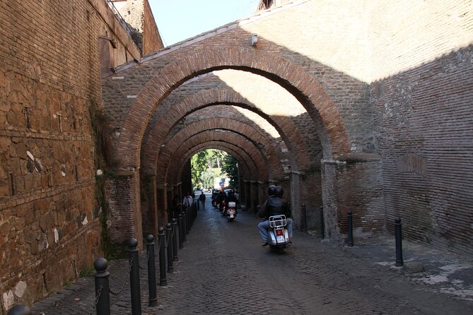 Vespa Tour with driver Rome By Night 3 hours - Coffee, Gelato, and a Salty Stop