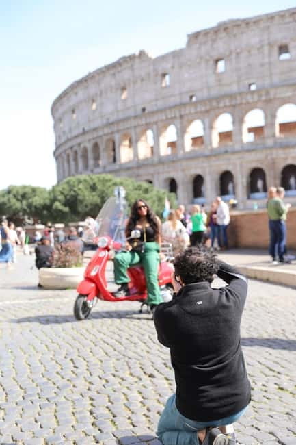 Vespa Tour with Professional Photography in Rome - Fontana Acqua Paola adds a classic Roman backdrop
