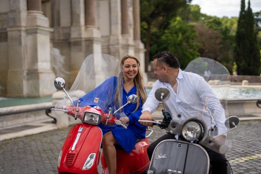 Vespa tour with Professional Photoshoot - The Colosseum: A Strong First Photo Stop