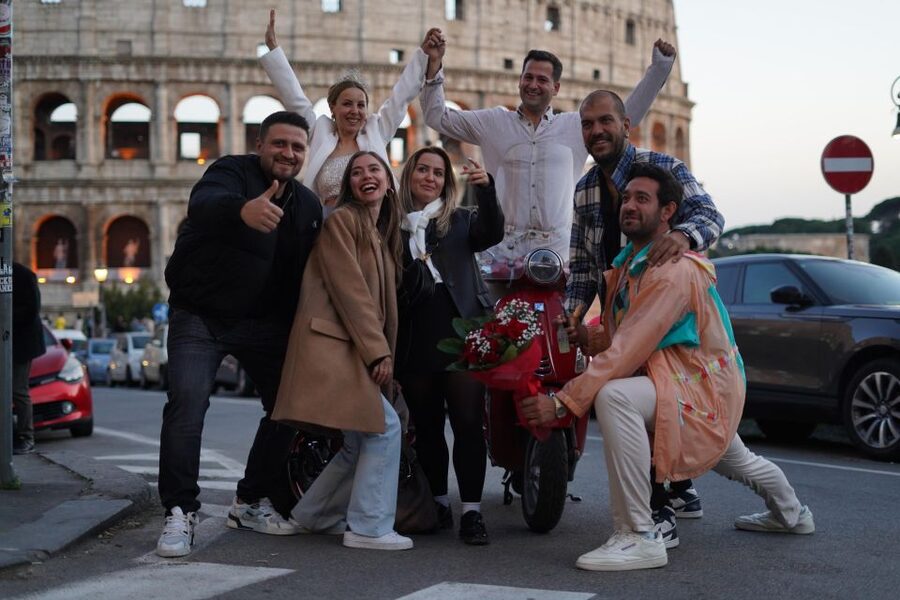 Vespa - Wine and Photography service in Rome - What the photography service adds