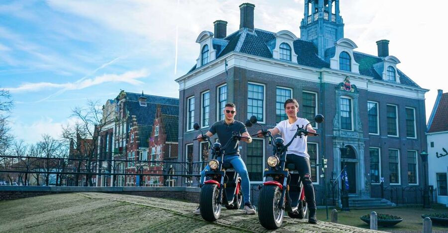 Volendam: E-Scooter Rental - Who should book the Volendam e-scooter rental?