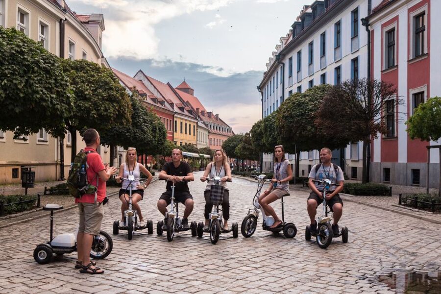 Wroclaw: Grand E-Scooter Tour - Along the Odra River and across Grunwaldzki Bridge