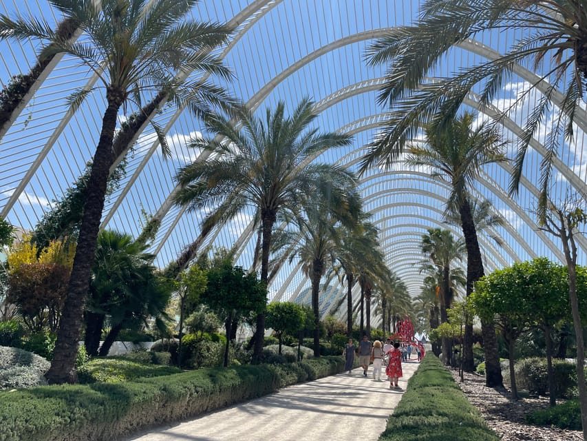 Zoom Through Valencia: Top 25 Hotspots on E-Scooters - City of Arts and Sciences, Hemisfèric, and Oceanogràfic