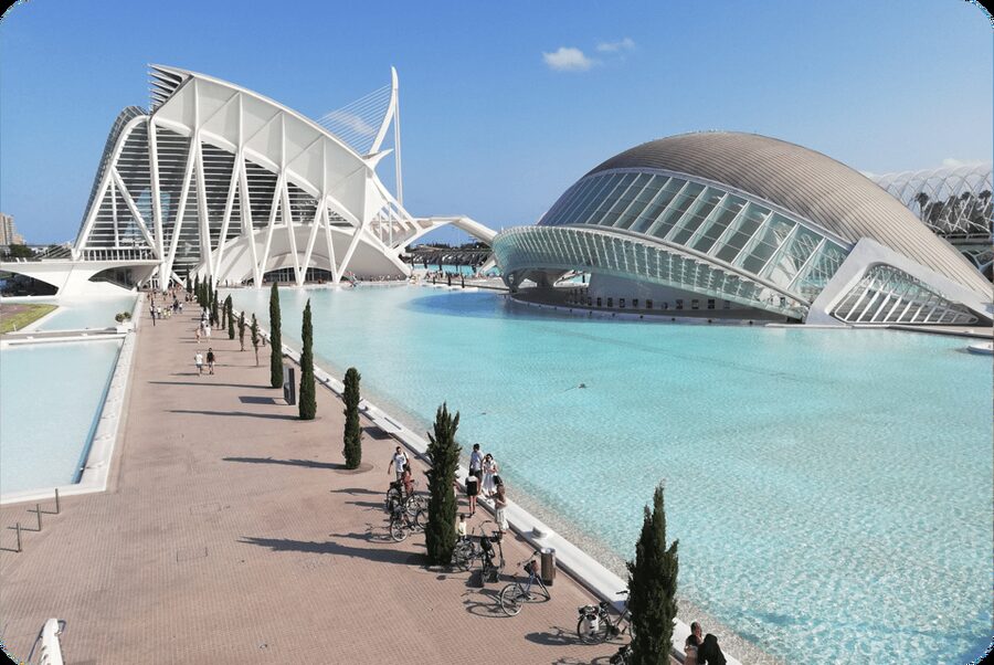 Zoom Through Valencia: Top 25 Hotspots on E-Scooters - Who should book, and who should skip it?