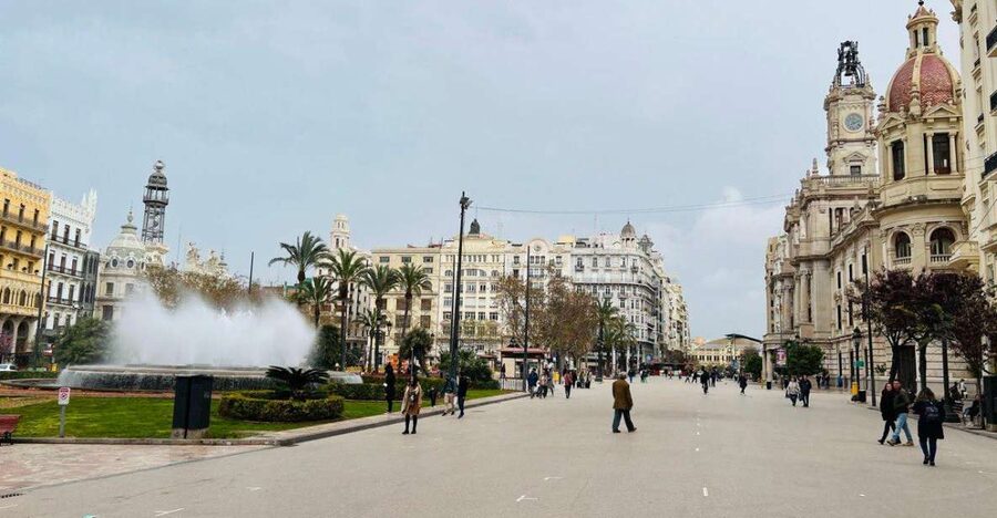 Zoom Through Valencia: Top 25 Hotspots on E-Scooters - Plaça de la Verge, the Cathedral, and the Holy Grail tradition